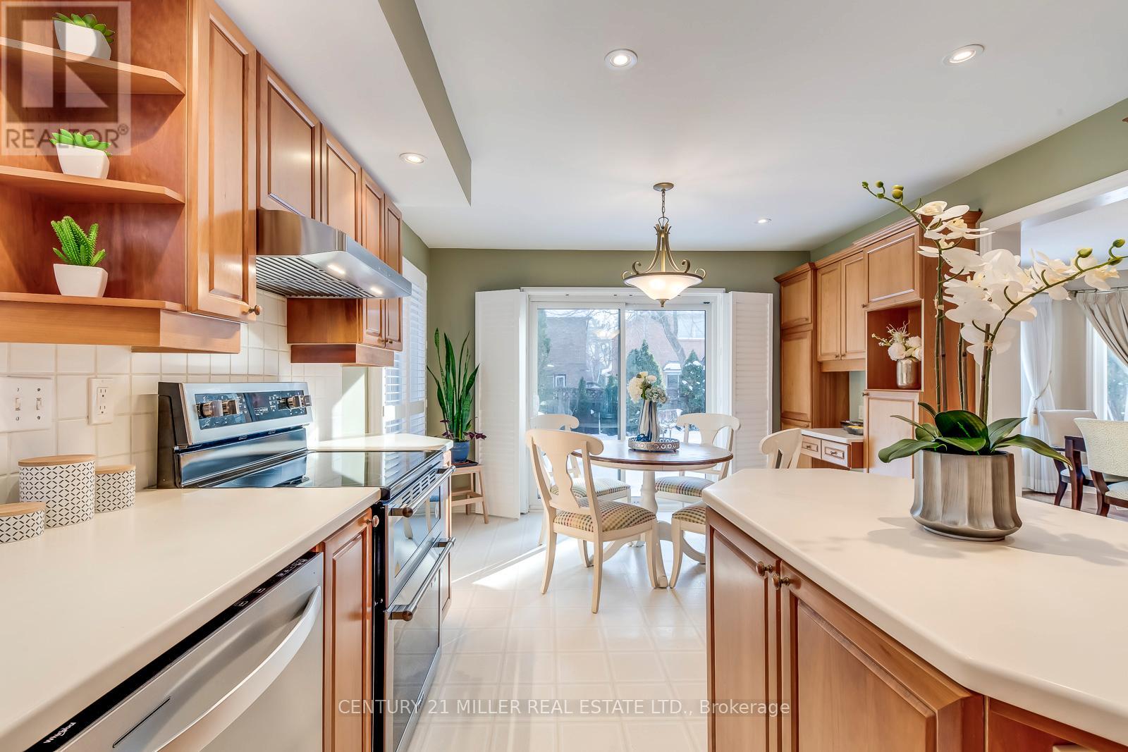 1149 Windrush Drive, Oakville, Ontario  L6M 1S9 - Photo 18 - W12942856