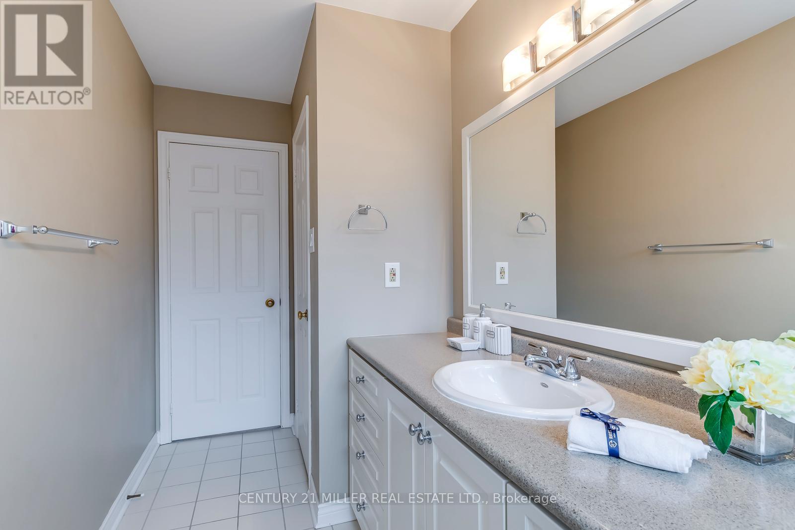 1149 Windrush Drive, Oakville, Ontario  L6M 1S9 - Photo 35 - W12942856