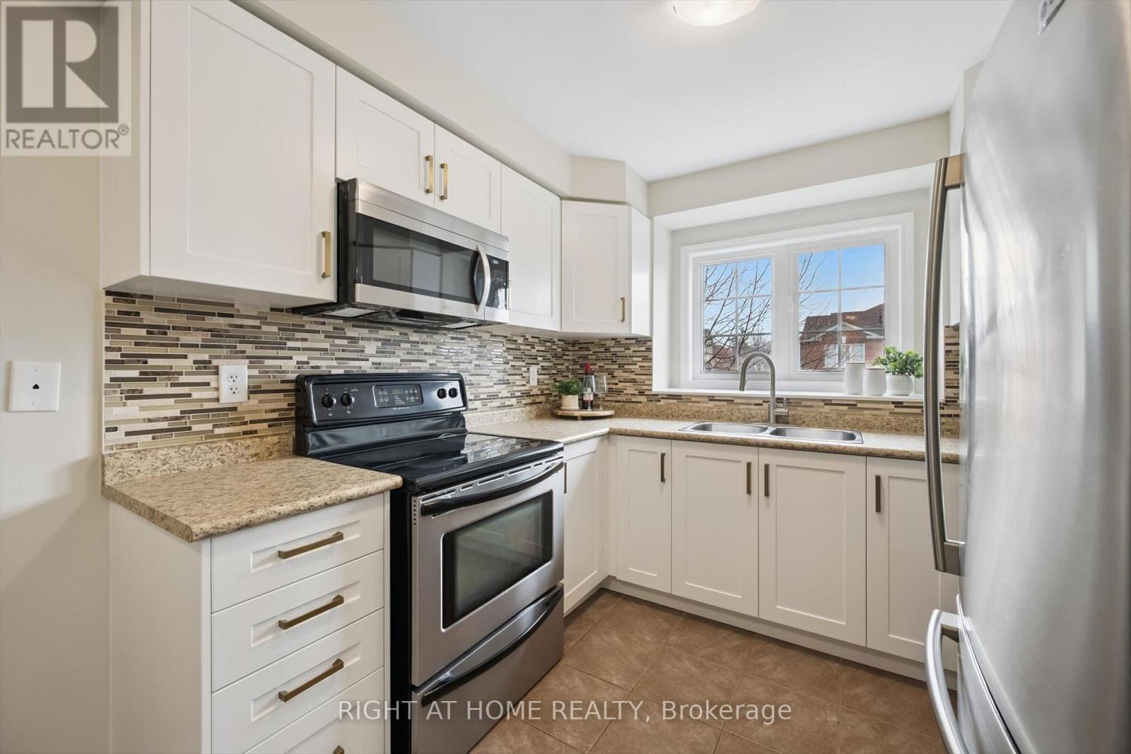 15 - 620 Ferguson Drive, Milton, Ontario  L9T 0M7 - Photo 10 - W12942868