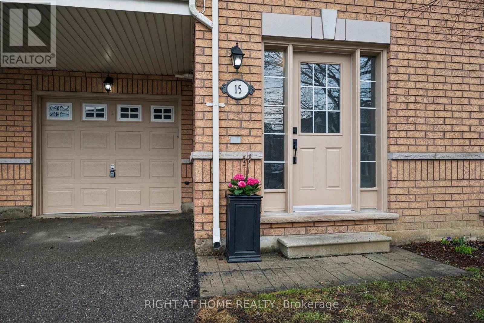 15 - 620 Ferguson Drive, Milton, Ontario  L9T 0M7 - Photo 3 - W12942868