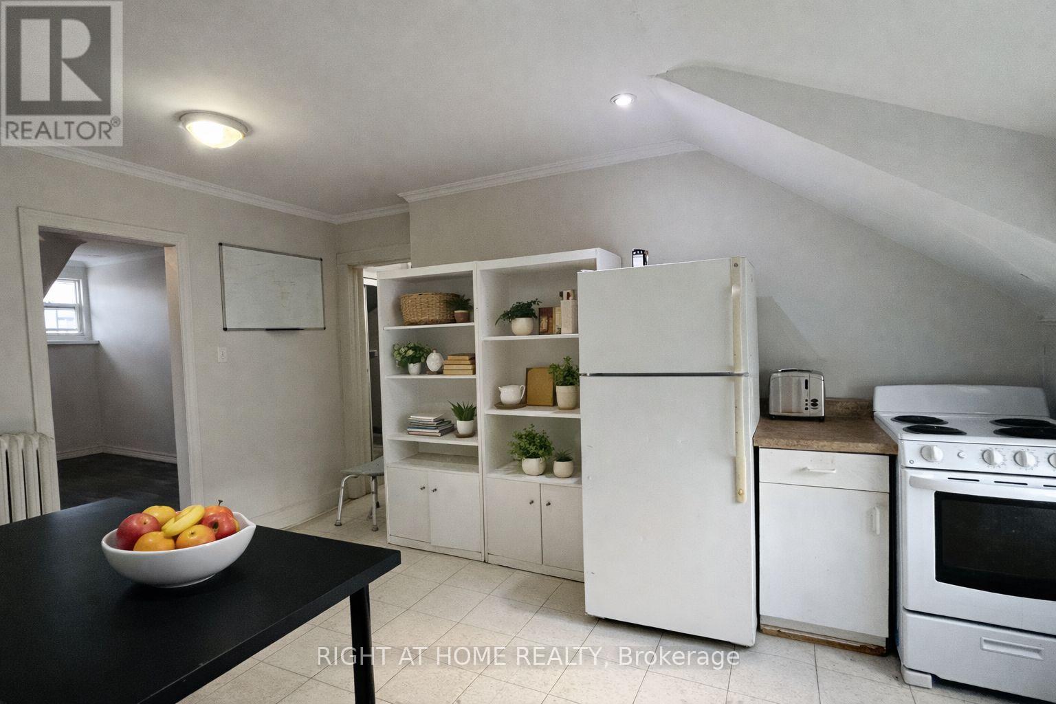 3 - 60 Long Branch Avenue, Toronto, Ontario  M8W 3J2 - Photo 3 - W12942872