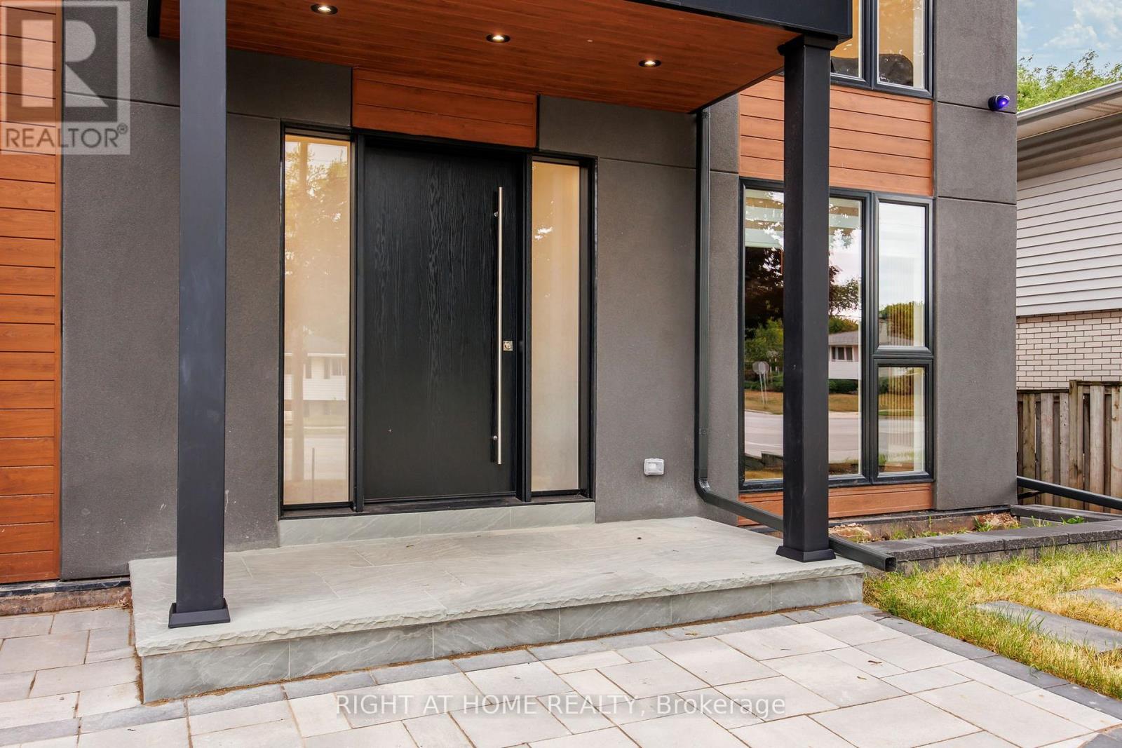 584 WALKERS LINE, Burlington, Ontario