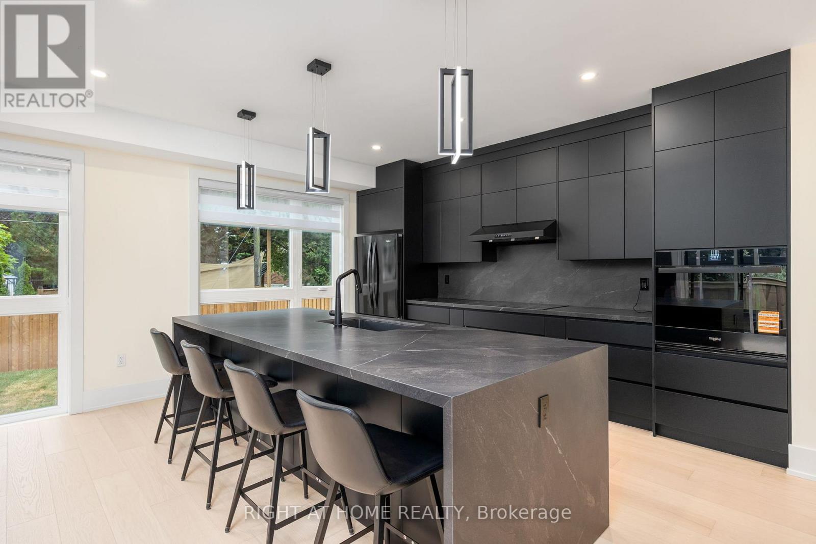 584 Walkers Line, Burlington, Ontario  L7N 2E5 - Photo 14 - W12942902