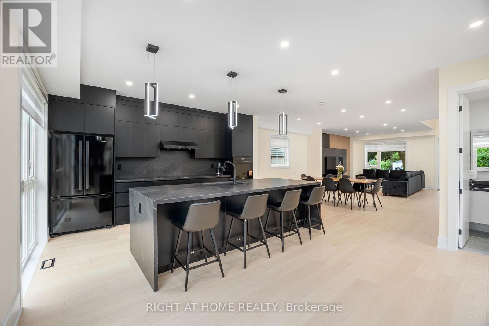 584 Walkers Line, Burlington, Ontario  L7N 2E5 - Photo 16 - W12942902