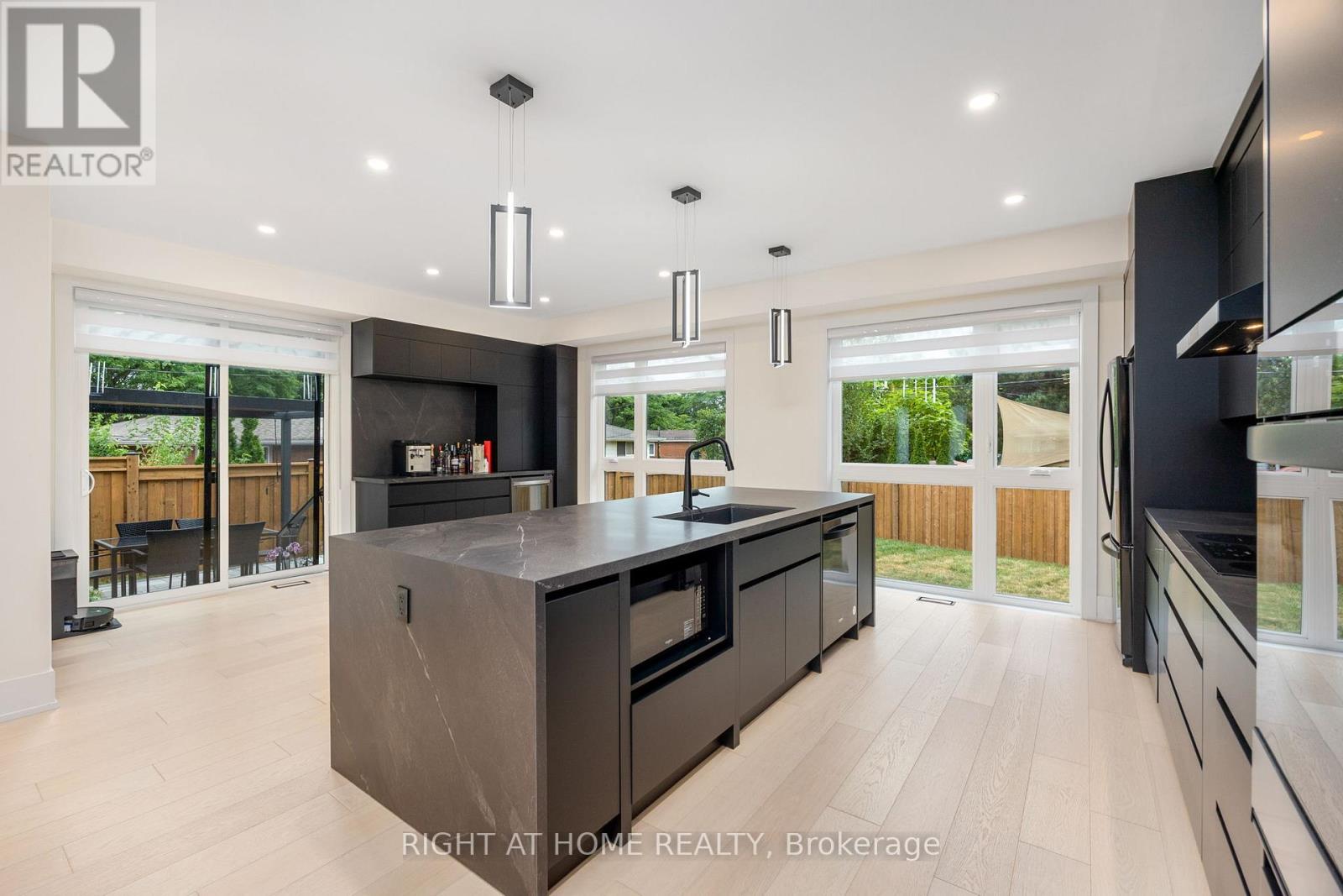 584 Walkers Line, Burlington, Ontario  L7N 2E5 - Photo 17 - W12942902