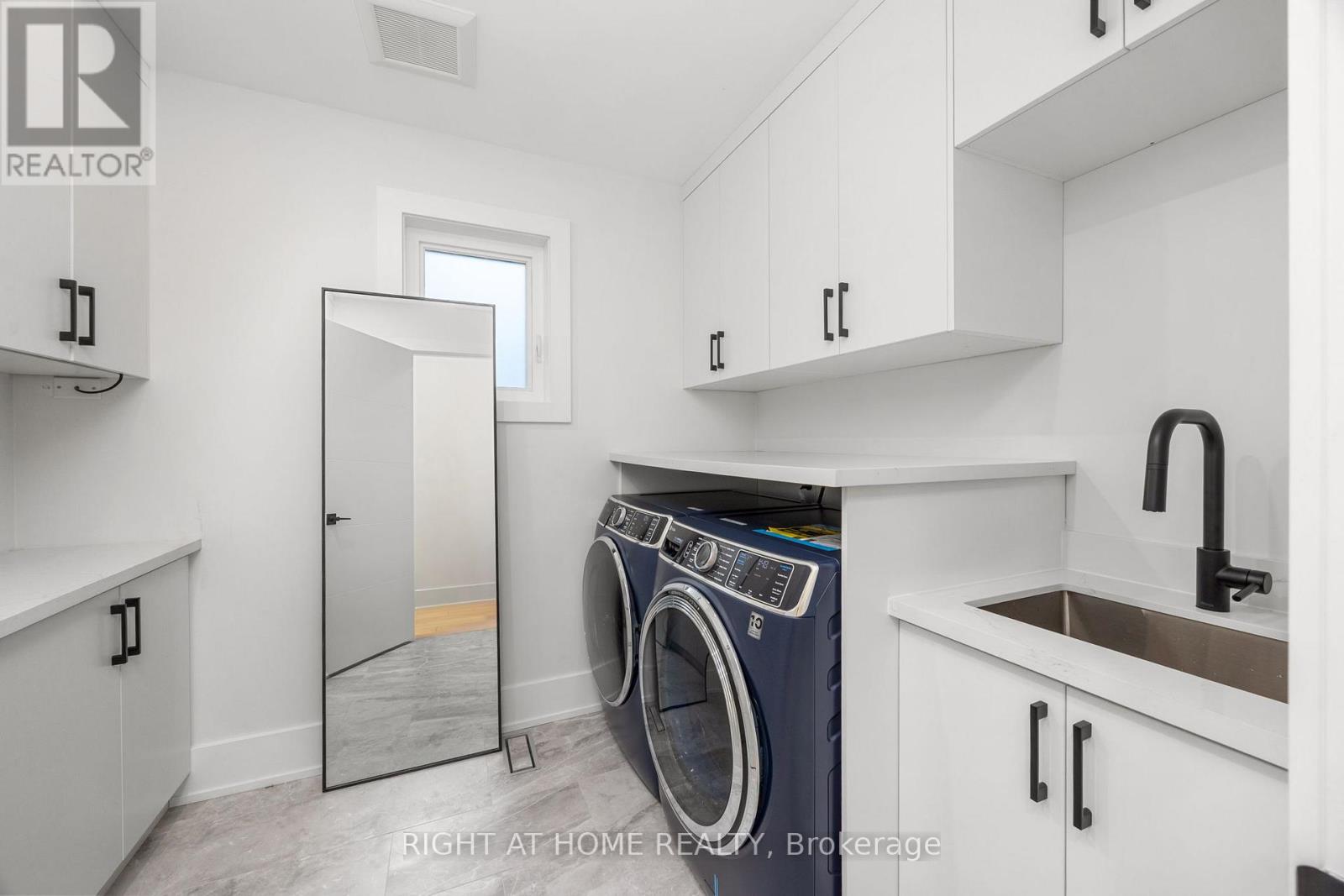 584 Walkers Line, Burlington, Ontario  L7N 2E5 - Photo 32 - W12942902