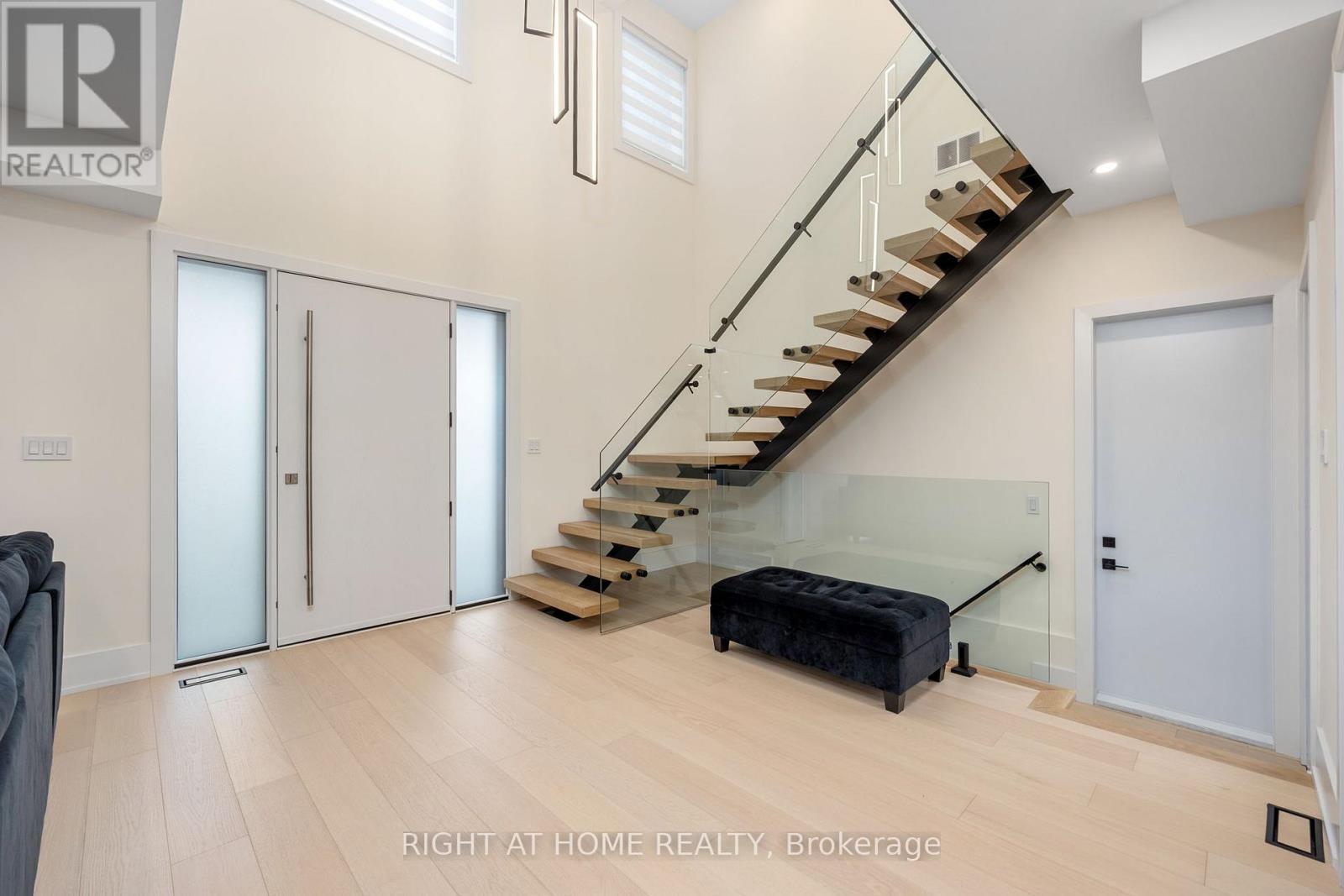 584 Walkers Line, Burlington, Ontario  L7N 2E5 - Photo 6 - W12942902