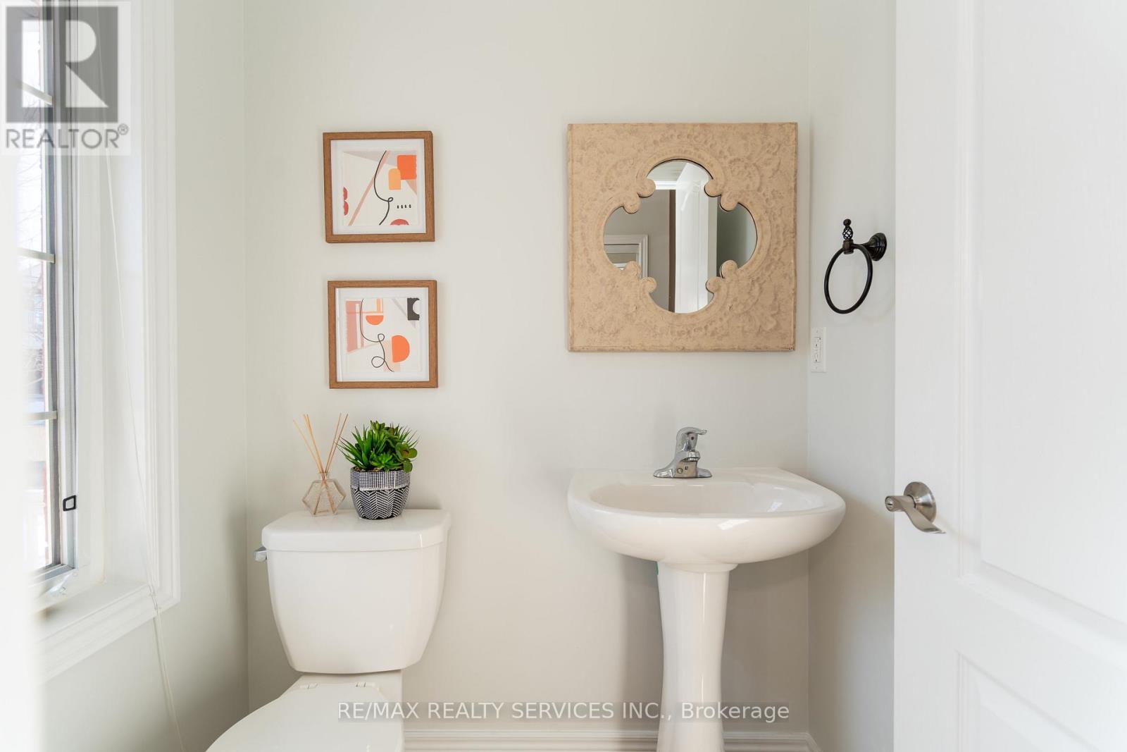 112 Amaranth Crescent, Brampton, Ontario  L7A 0L5 - Photo 11 - W12942936