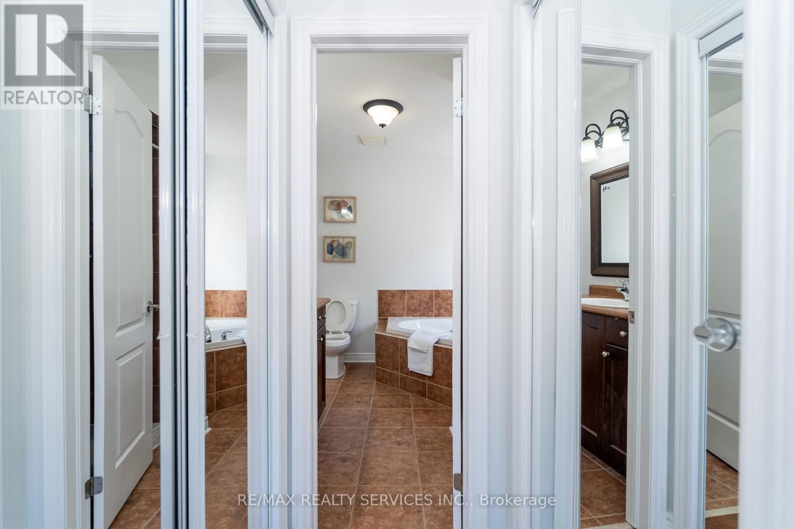 112 Amaranth Crescent, Brampton, Ontario  L7A 0L5 - Photo 18 - W12942936