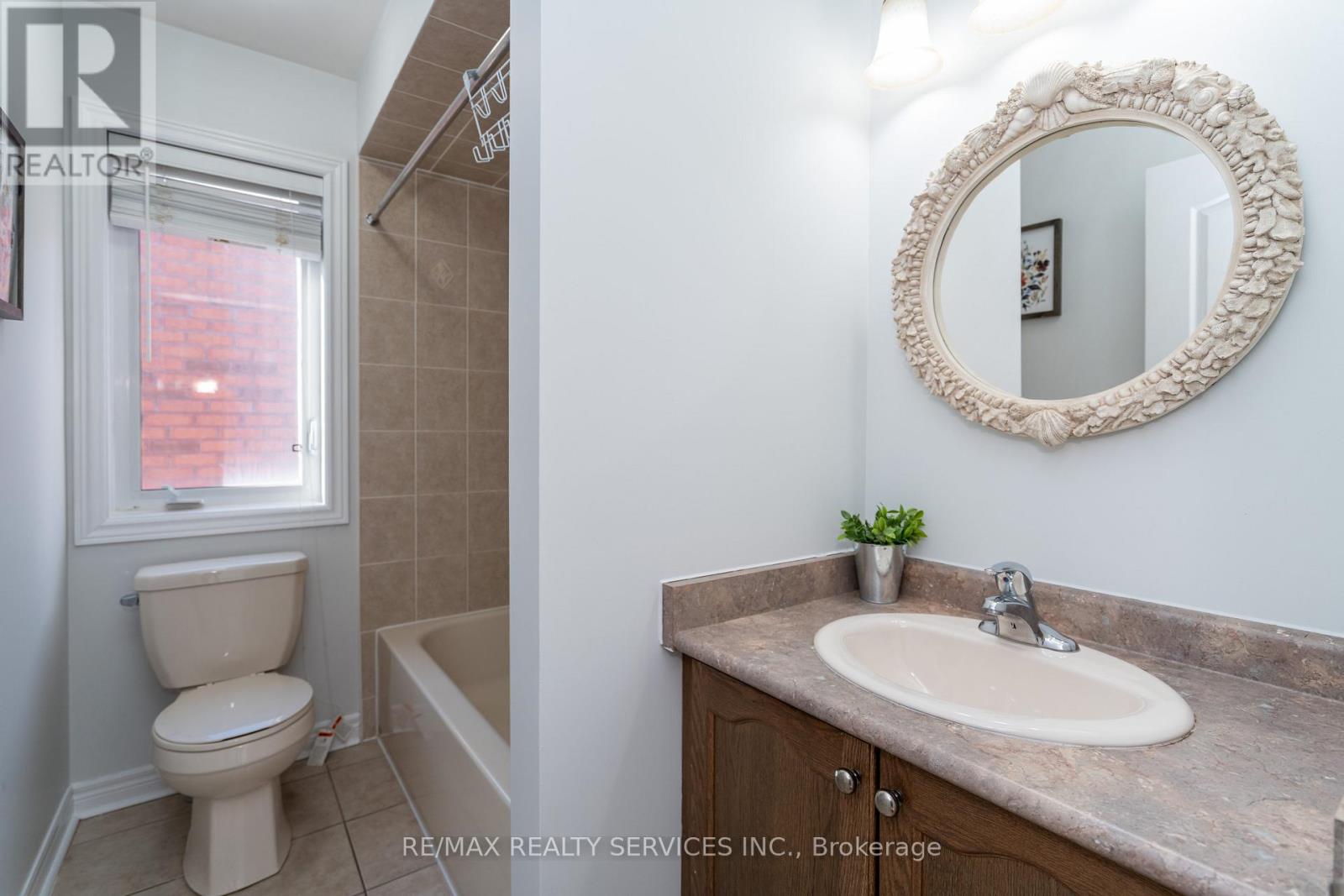 112 Amaranth Crescent, Brampton, Ontario  L7A 0L5 - Photo 23 - W12942936