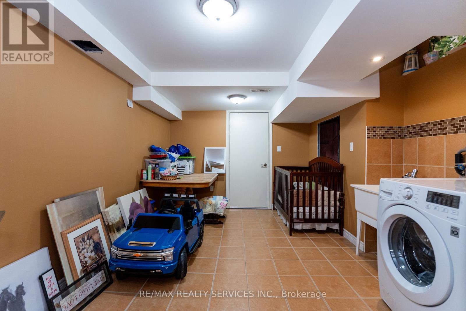 112 Amaranth Crescent, Brampton, Ontario  L7A 0L5 - Photo 31 - W12942936