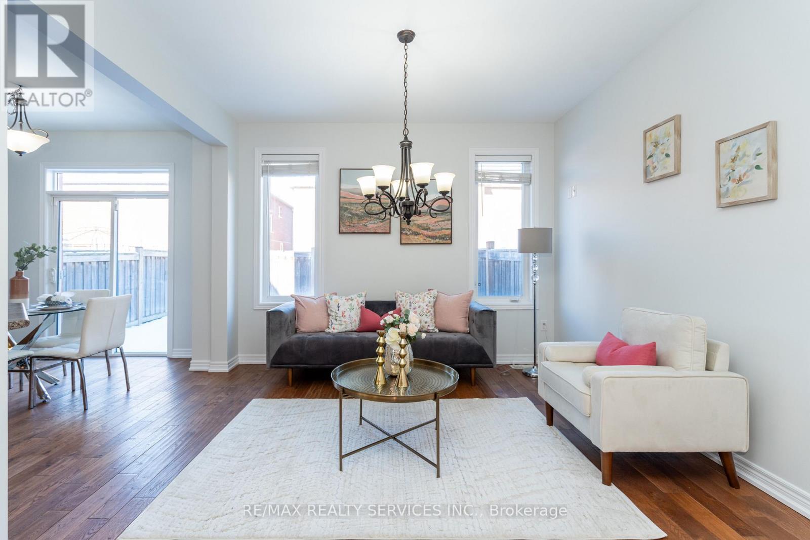 112 Amaranth Crescent, Brampton, Ontario  L7A 0L5 - Photo 5 - W12942936