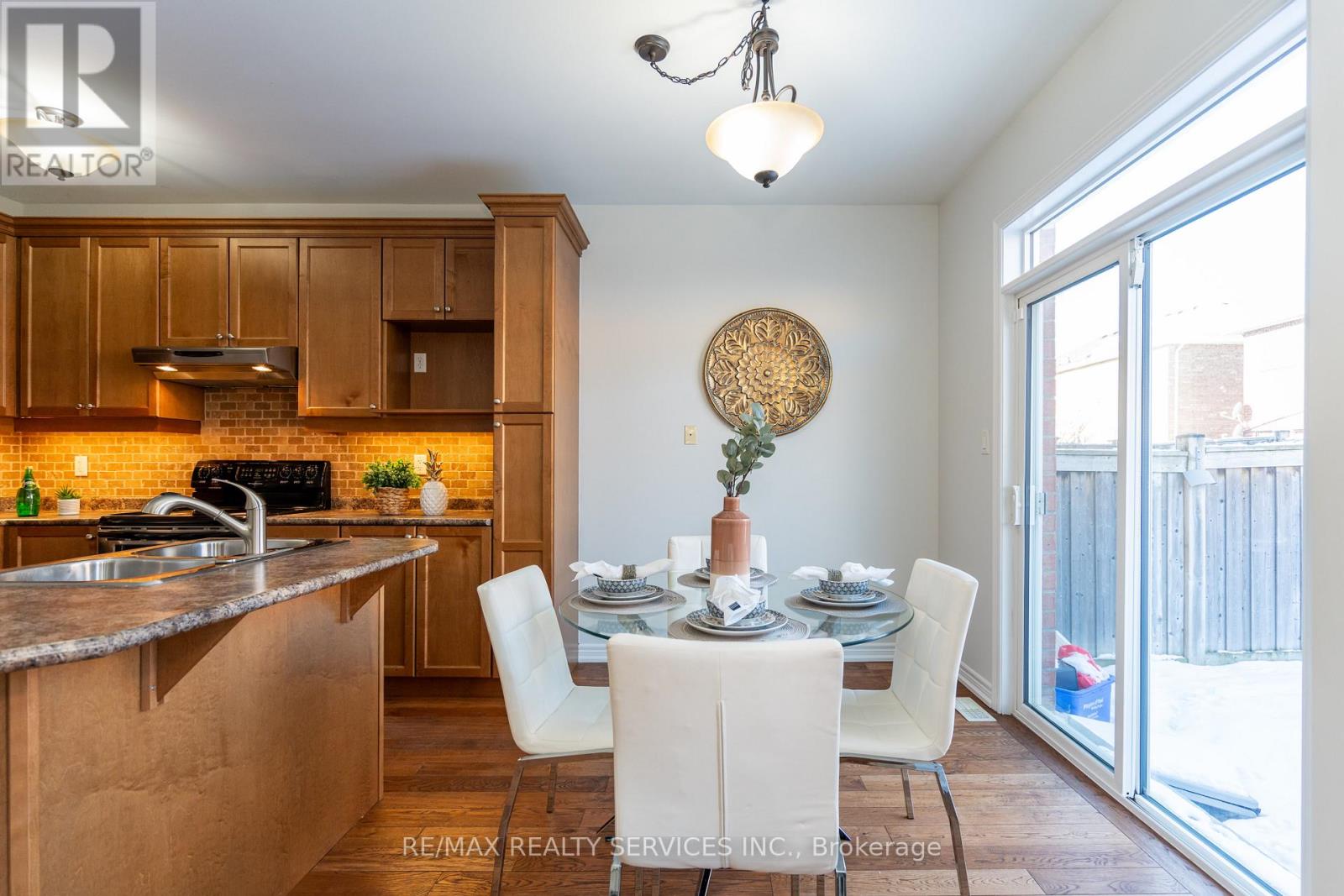 112 Amaranth Crescent, Brampton, Ontario  L7A 0L5 - Photo 8 - W12942936