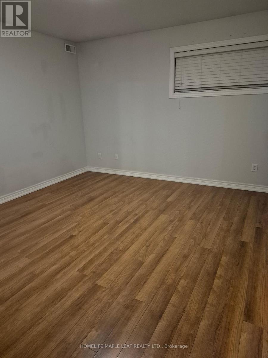 54 Boulton Place, St. Catharines, Ontario  L2M 5L6 - Photo 5 - X12939040