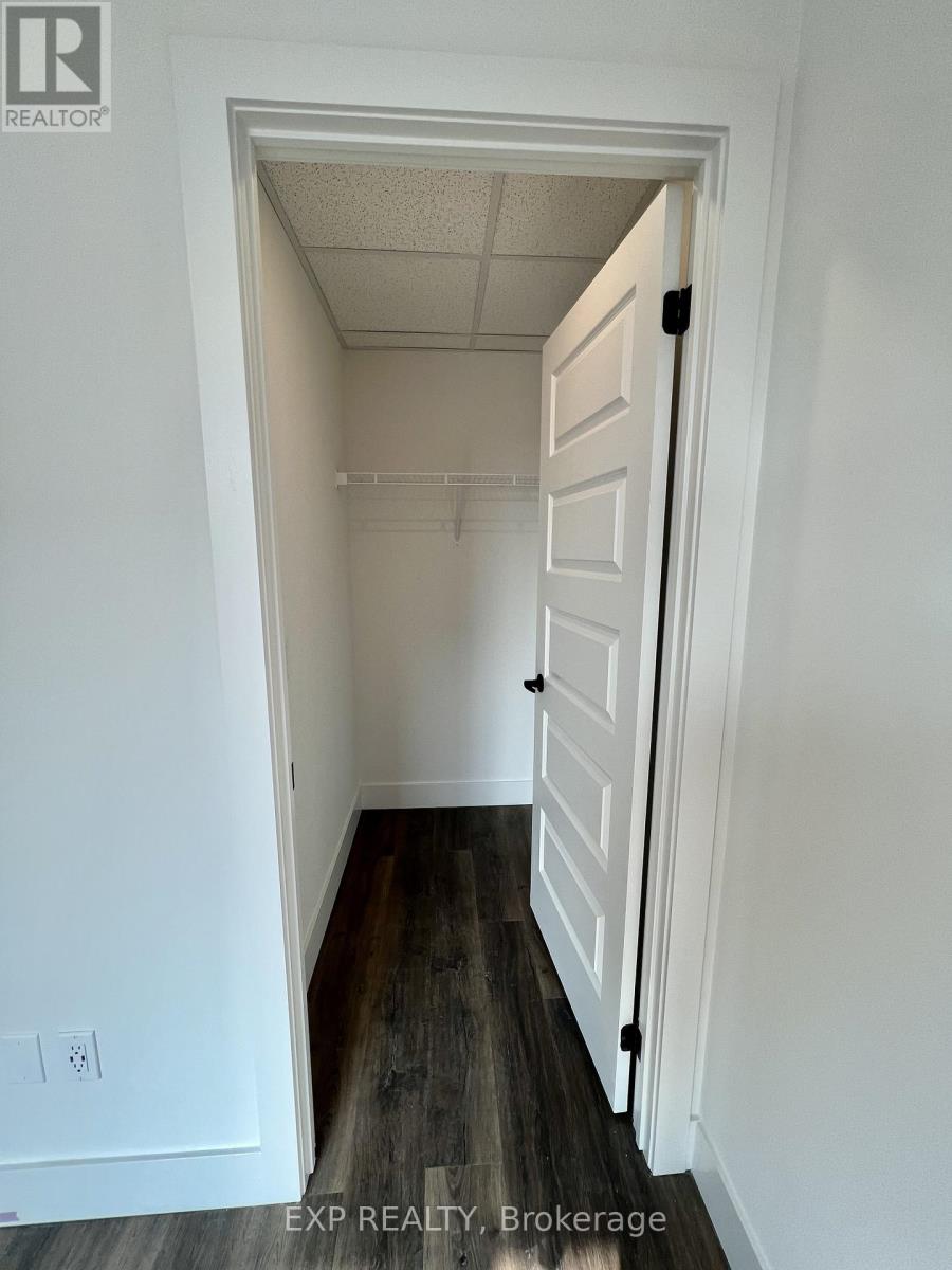 201 - 103 Roger Street, Waterloo, Ontario  N2J 0G2 - Photo 8 - X12942838