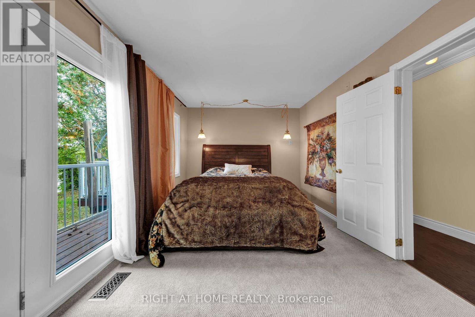 135 Browns Lane, Georgian Bluffs, Ontario  N0H 2K0 - Photo 10 - X12942898