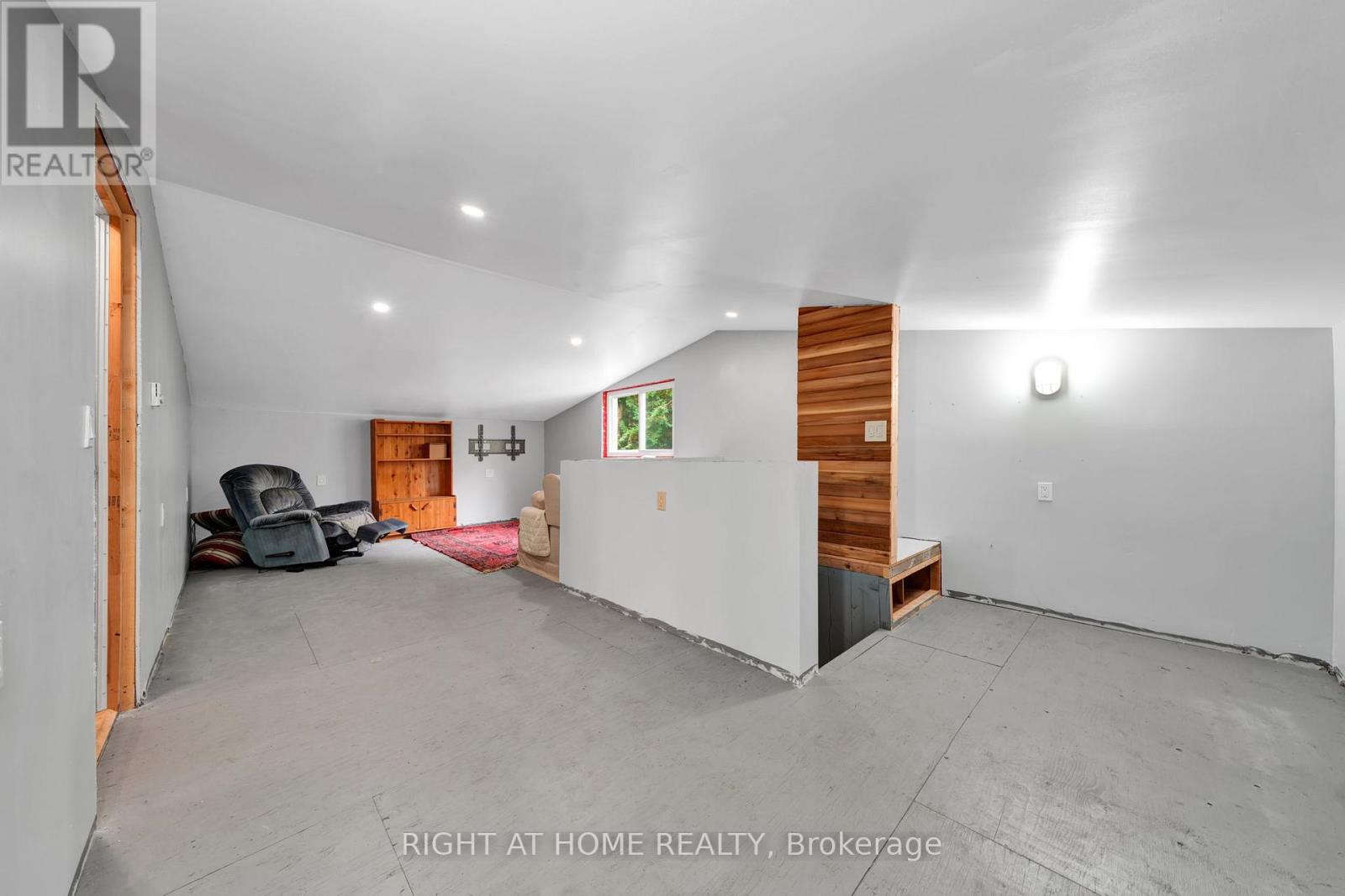 135 Browns Lane, Georgian Bluffs, Ontario  N0H 2K0 - Photo 22 - X12942898