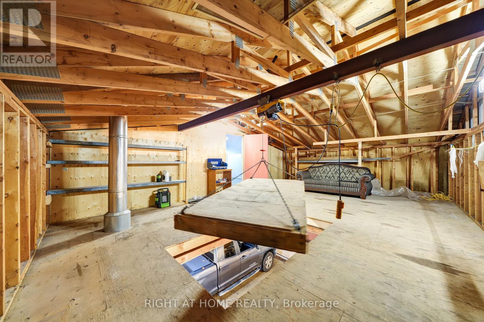 135 Browns Lane, Georgian Bluffs, Ontario  N0H 2K0 - Photo 23 - X12942898