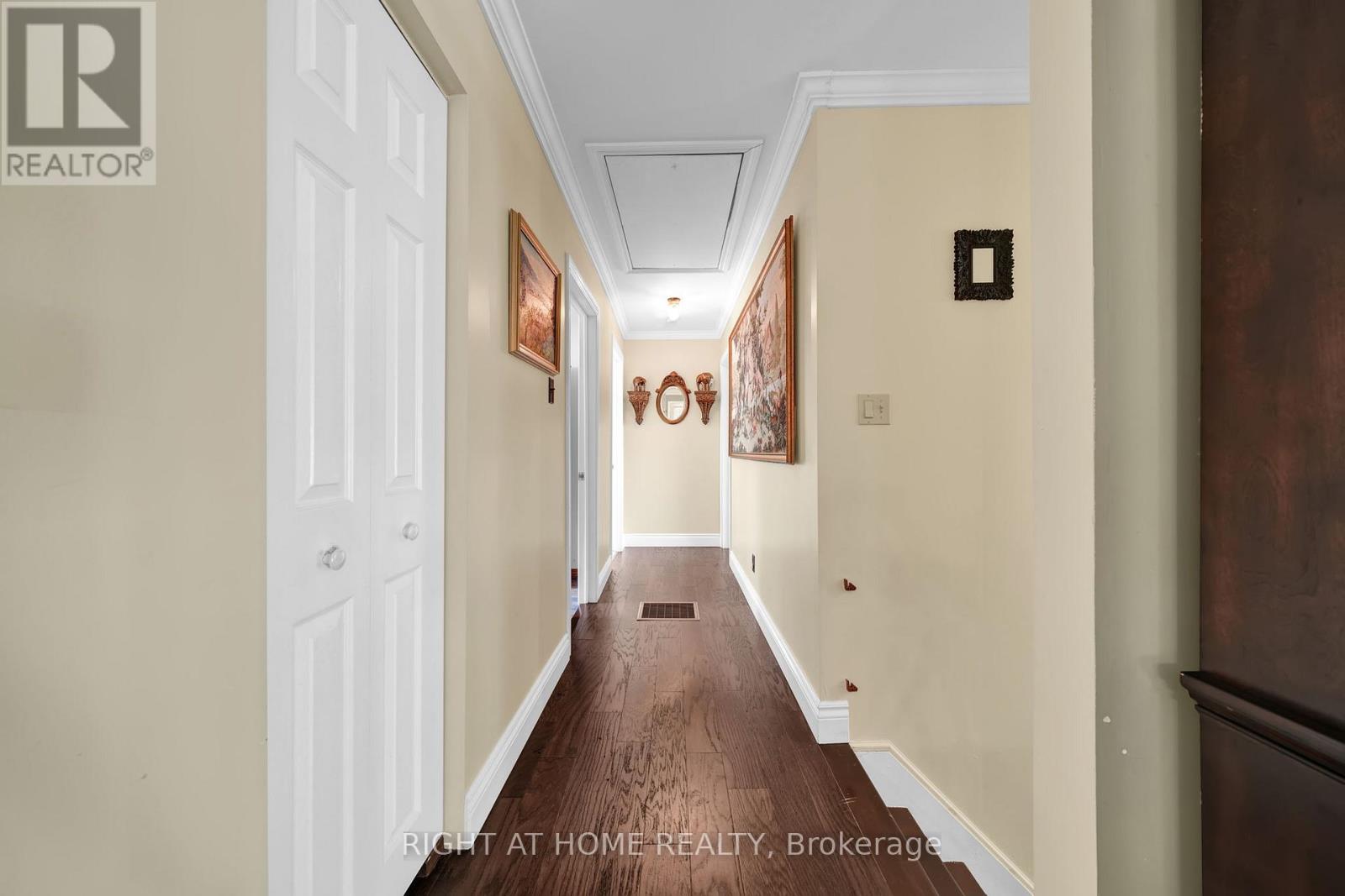 135 Browns Lane, Georgian Bluffs, Ontario  N0H 2K0 - Photo 7 - X12942898