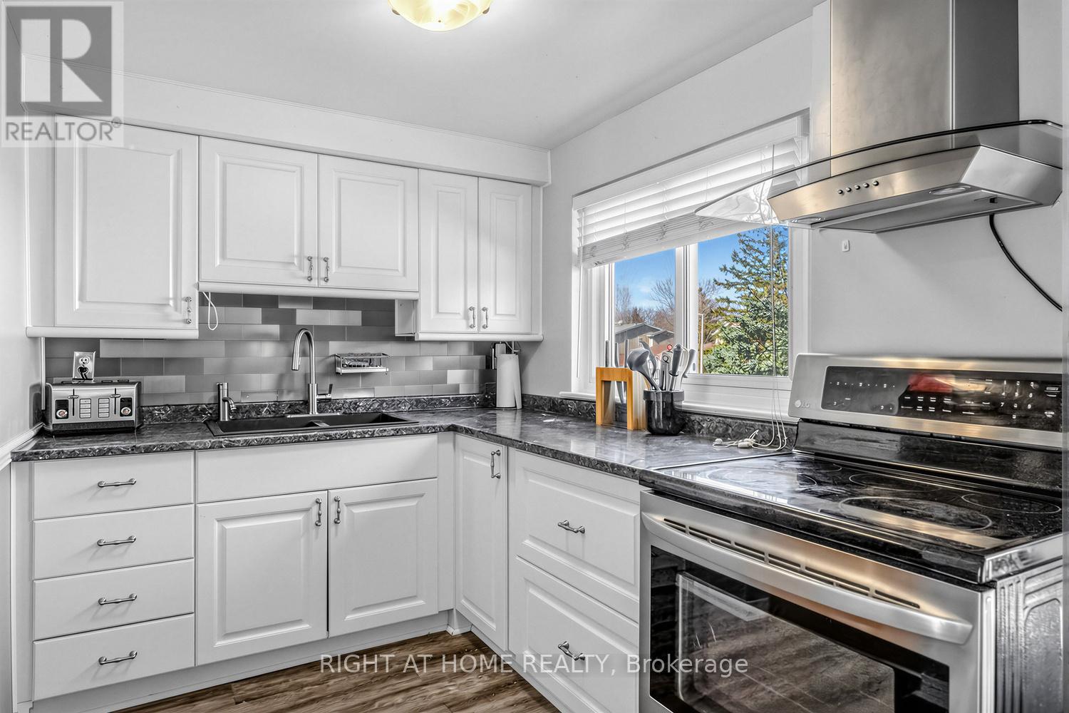 3 - 2 Worton Avenue, Guelph, Ontario  N1H 7C5 - Photo 6 - X12942900