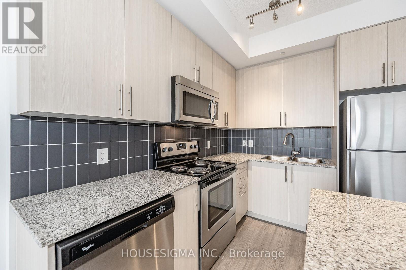 412 - 85 Duke Street W, Kitchener, Ontario  N2H 0B7 - Photo 14 - X12942918