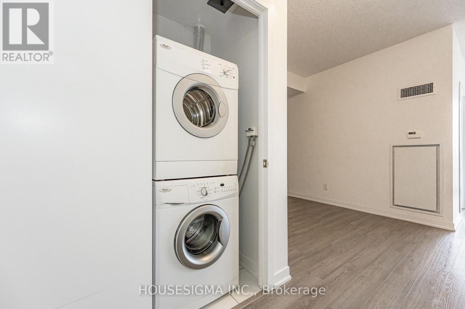 412 - 85 Duke Street W, Kitchener, Ontario  N2H 0B7 - Photo 28 - X12942918