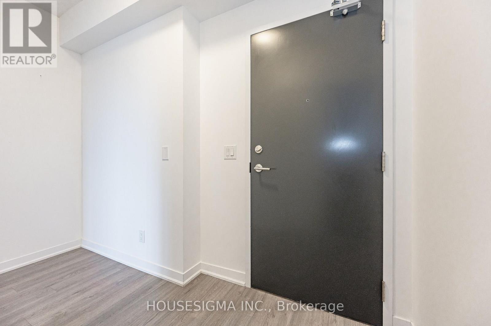 412 - 85 Duke Street W, Kitchener, Ontario  N2H 0B7 - Photo 5 - X12942918