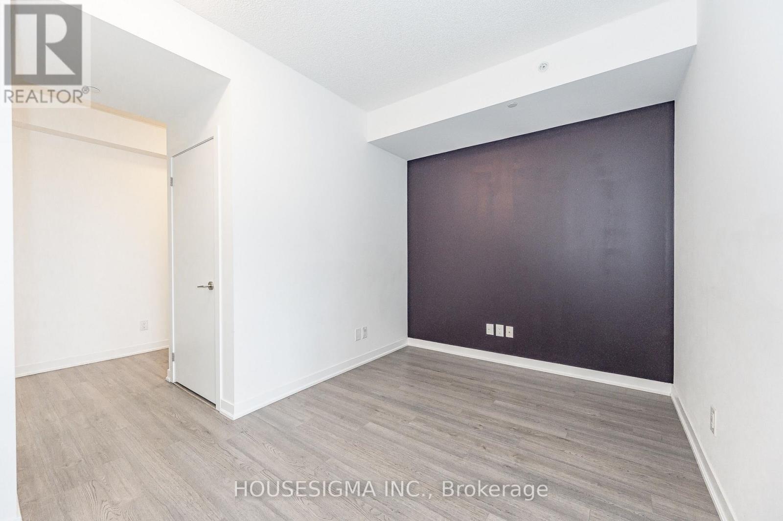 412 - 85 Duke Street W, Kitchener, Ontario  N2H 0B7 - Photo 9 - X12942918