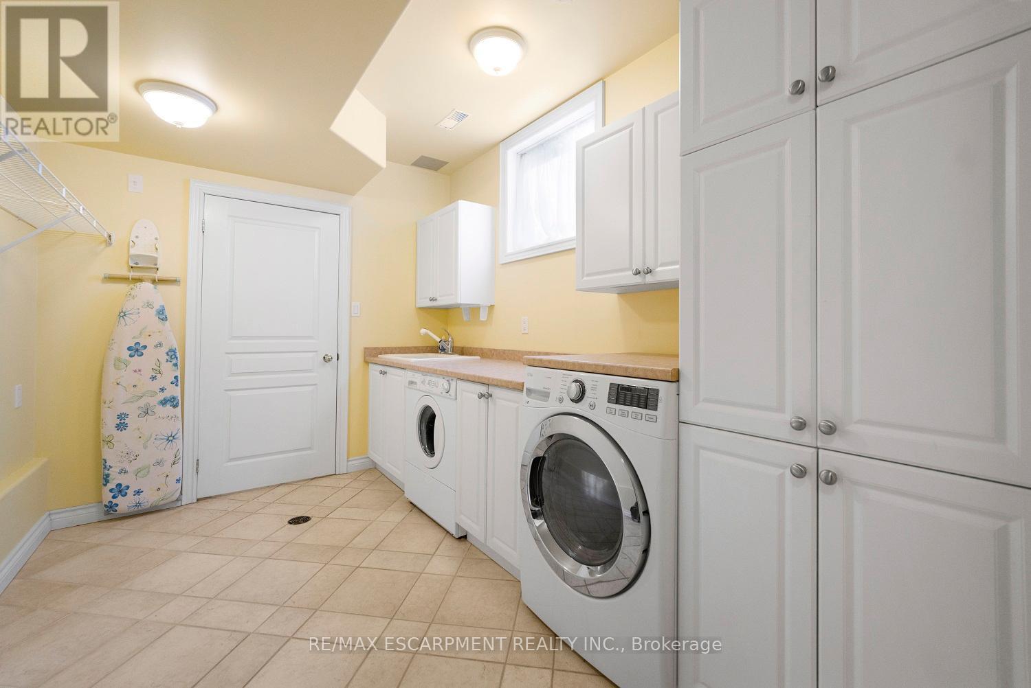 130 Dorchester Drive, Grimsby, Ontario  L3M 1A8 - Photo 27 - X12942990