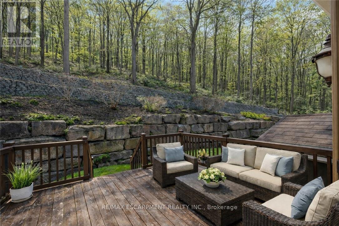 130 Dorchester Drive, Grimsby, Ontario  L3M 1A8 - Photo 30 - X12942990