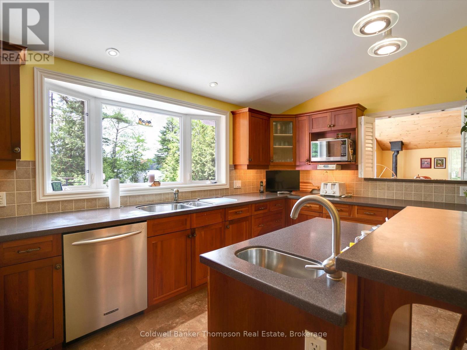 1070 Grass Lake Road, Kearney, Ontario  P0A 1M0 - Photo 10 - X12939650