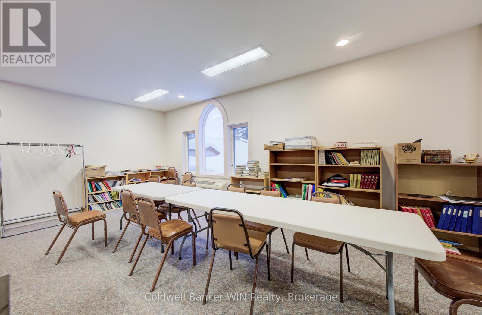 196 Birmingham Street E, Wellington North (Mount Forest), Ontario  N0G 2L2 - Photo 15 - X12615868