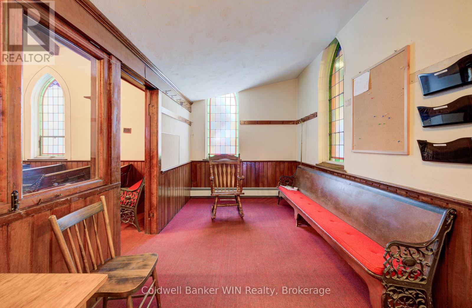 196 Birmingham Street E, Wellington North (Mount Forest), Ontario  N0G 2L2 - Photo 8 - X12615868