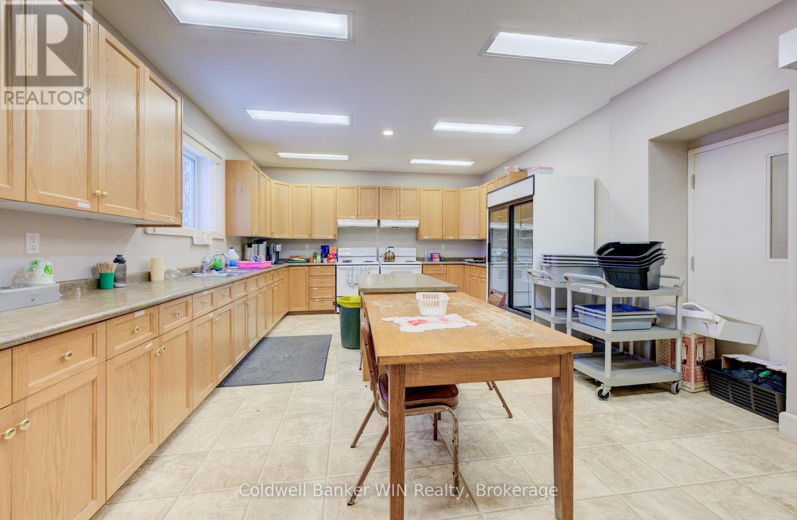 196 Birmingham Street E, Wellington North (Mount Forest), Ontario  N0G 2L2 - Photo 23 - X12615868