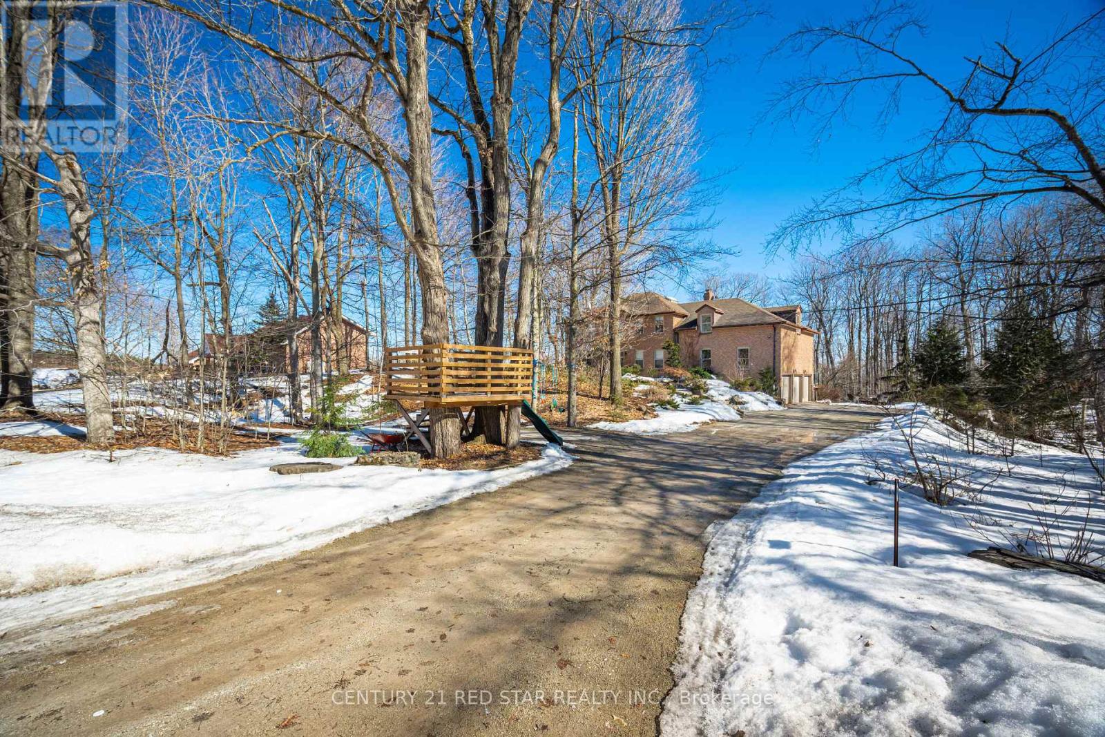 877 The Grange Side Road, Caledon, Ontario  L7C 0E4 - Photo 3 - W12940308