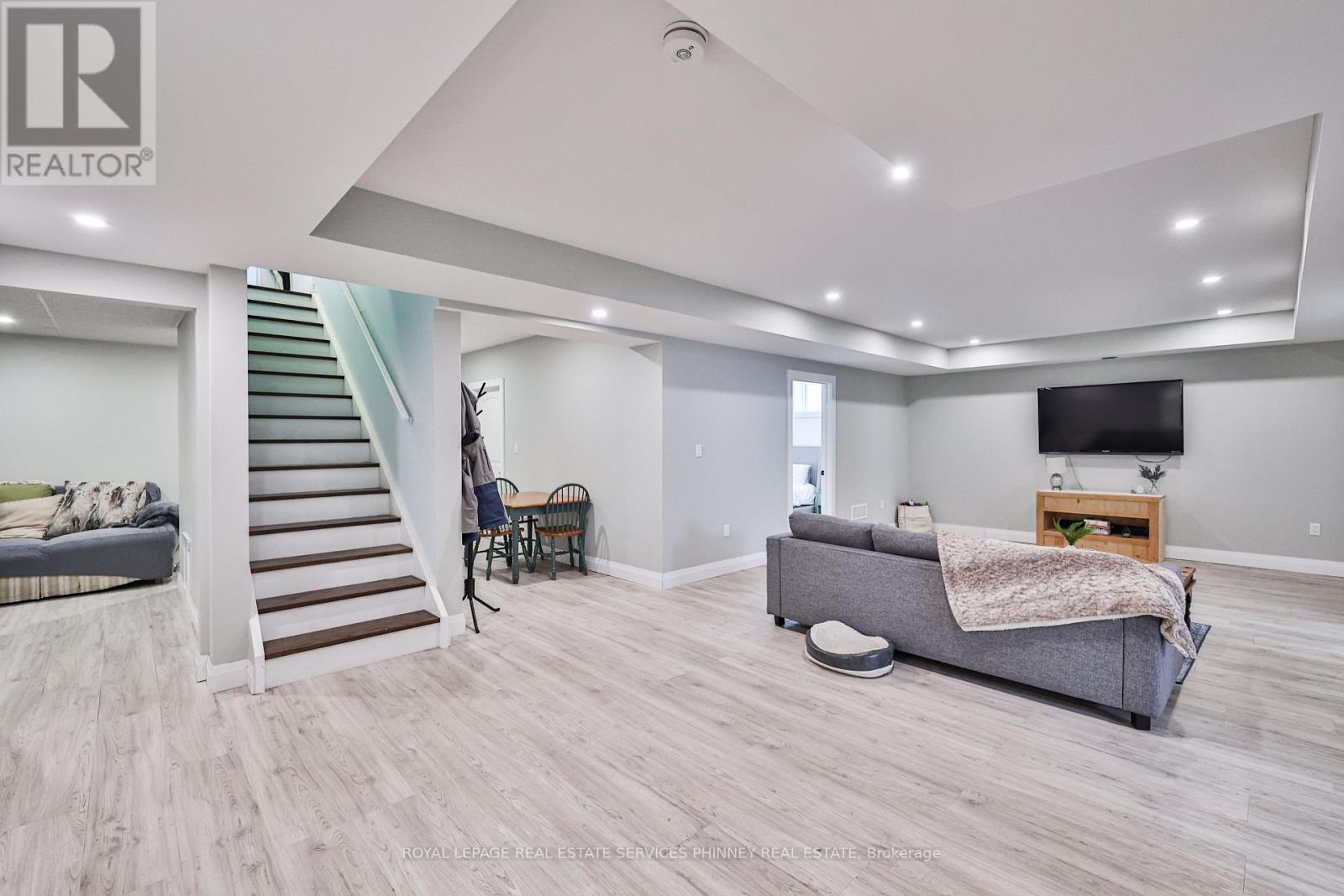 1068 Xavier Street, Gravenhurst, Ontario  P0E 1G0 - Photo 35 - X12939322