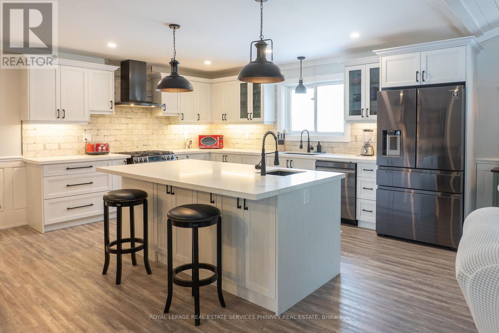 1068 Xavier Street, Gravenhurst, Ontario  P0E 1G0 - Photo 8 - X12939322