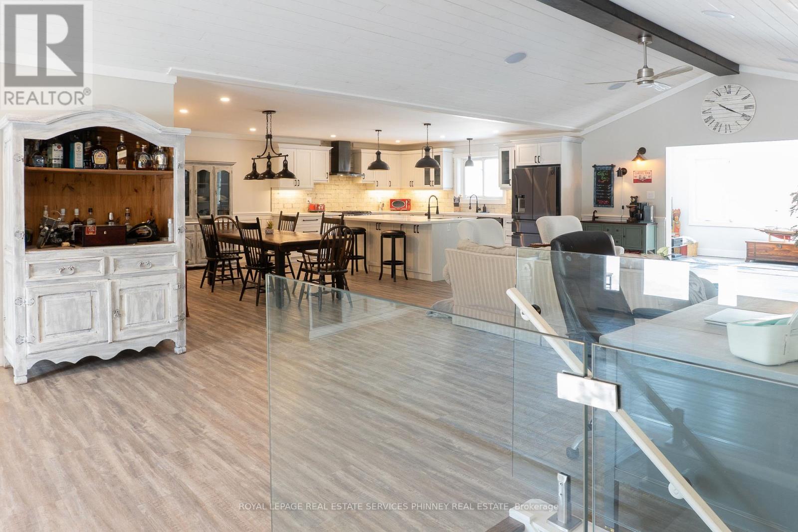 1068 Xavier Street, Gravenhurst, Ontario  P0E 1G0 - Photo 5 - X12939322