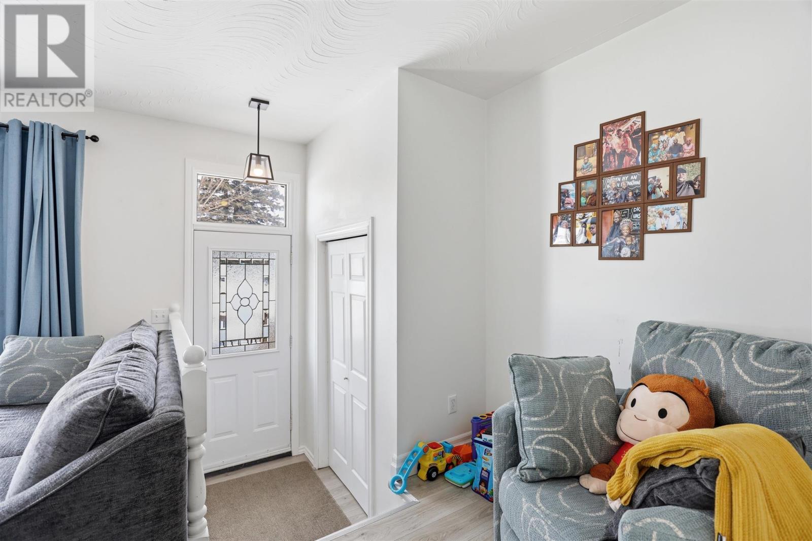 25 Amherst St, Sault Ste. Marie, Ontario  P6C 5V5 - Photo 3 - SM260581