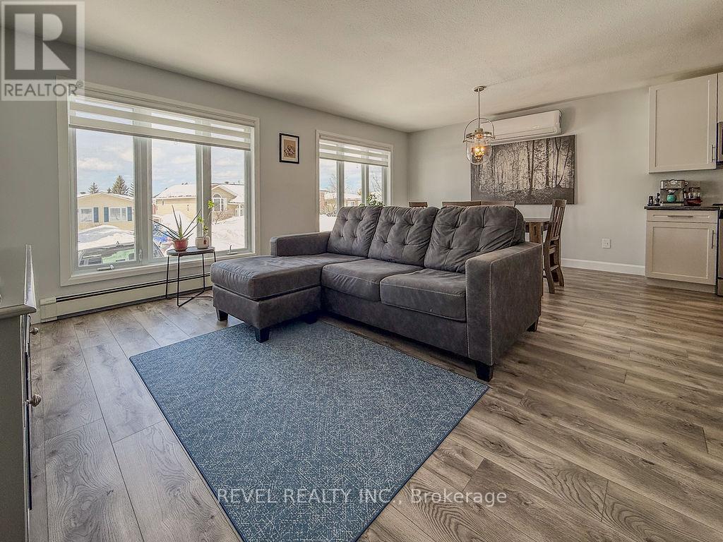 1301 Lozanne Crescent, Timmins, Ontario  P4P 1E7 - Photo 3 - T12943092