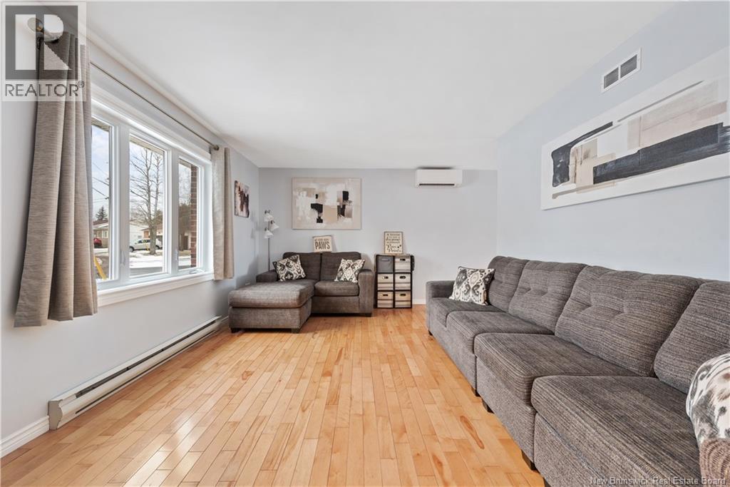 19 Bridlewood Way, Moncton, New Brunswick  E1G 2H2 - Photo 3 - NB132193