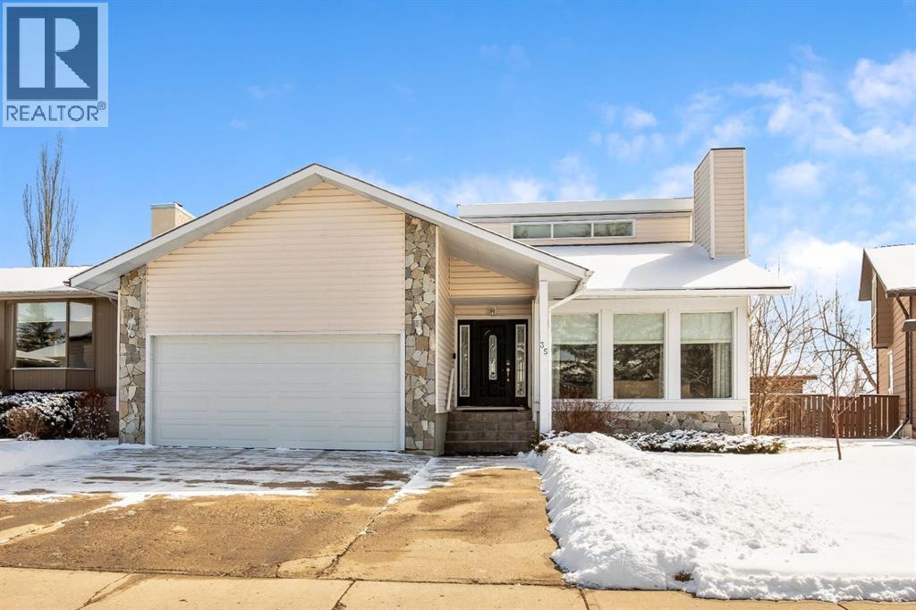 35 Parkwood Crescent, Strathmore, Alberta  T1P 1H5 - Photo 1 - A2289094