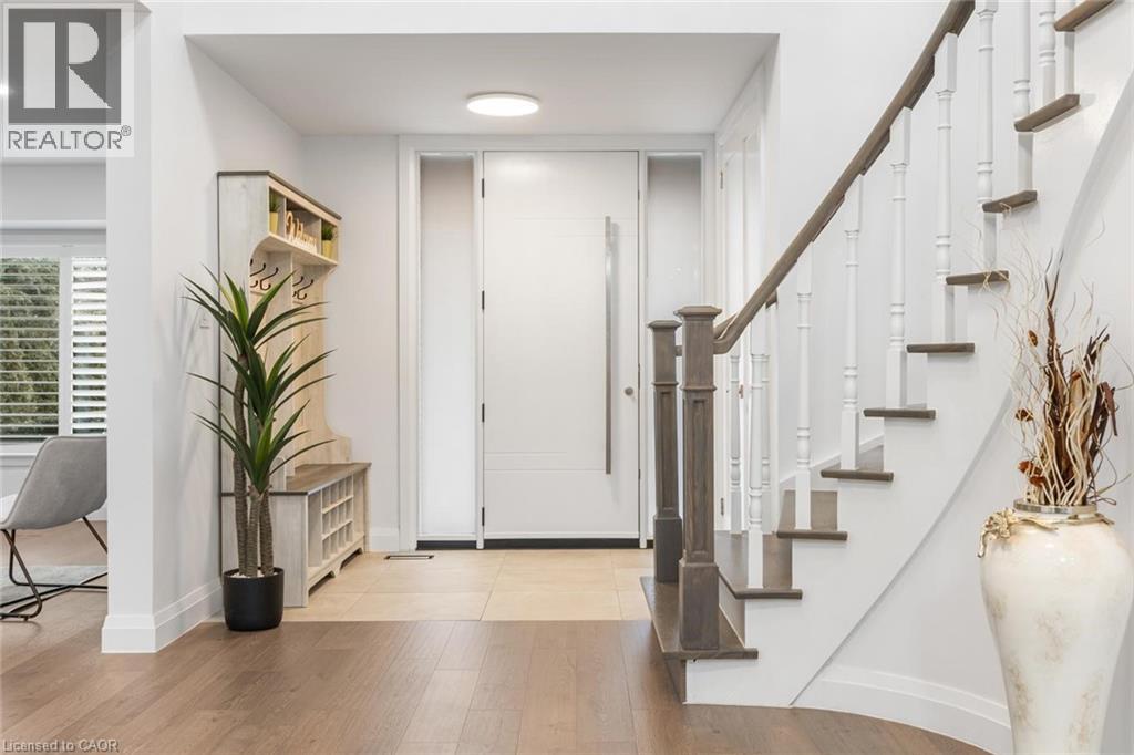 1324 Birchcliff Drive, Oakville, Ontario  L6M 2A4 - Photo 3 - 40814379