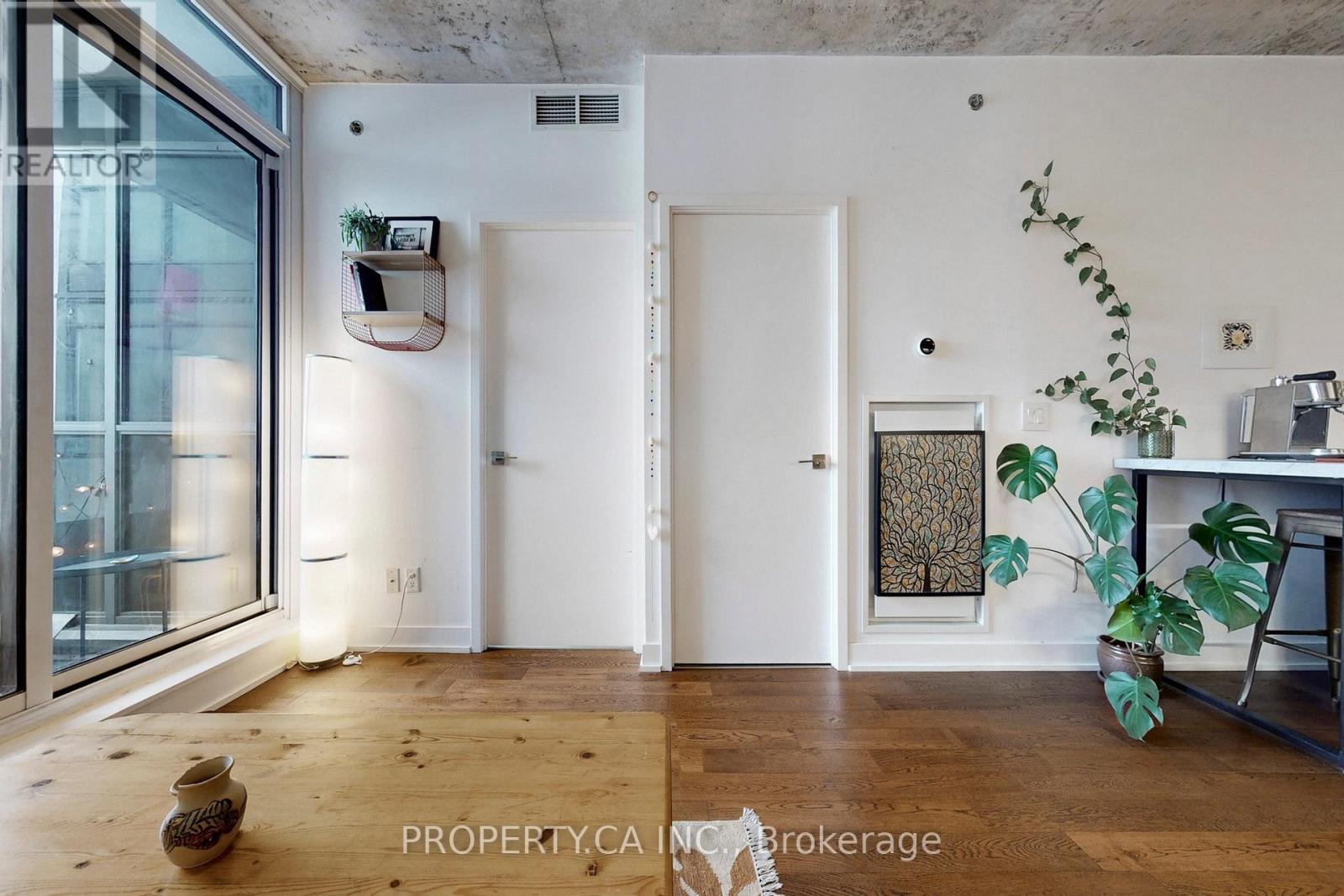 1205 - 20 Minowan Miikan Lane, Toronto, Ontario  M6J 0E5 - Photo 6 - C12890432