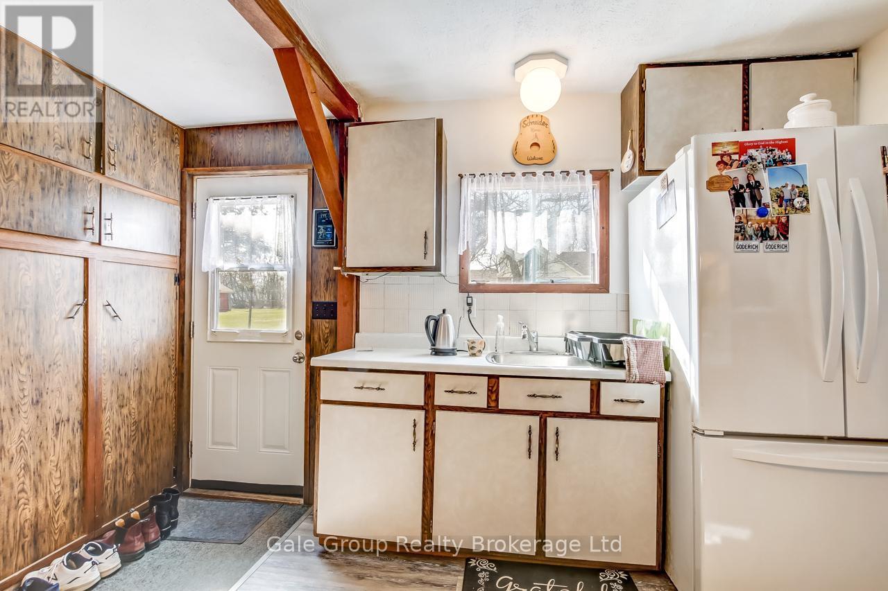 1410 Dundas Street, Woodstock, Ontario  N4S 7V9 - Photo 3 - X12943154