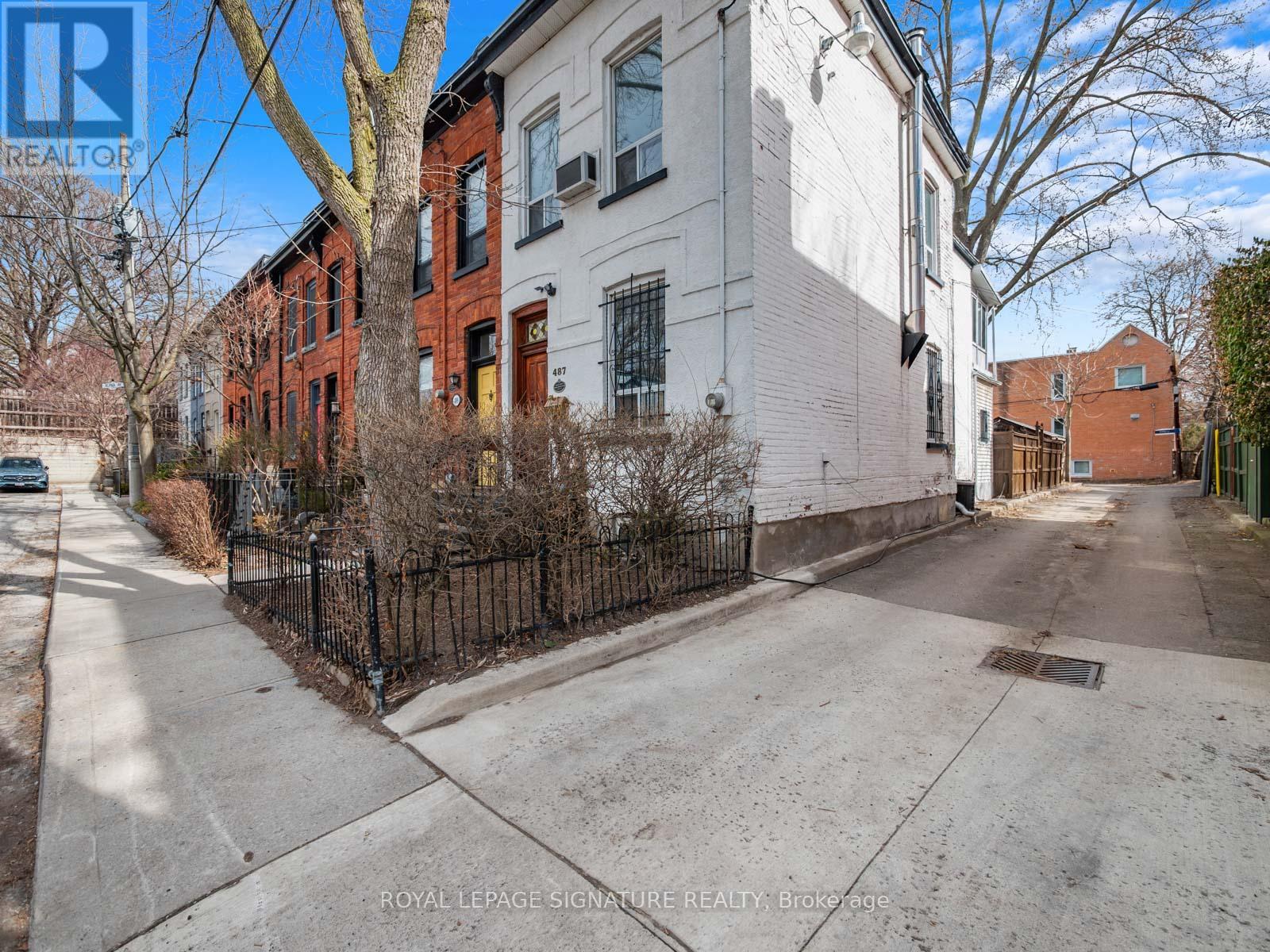 487 Sackville Street, Toronto, Ontario  M4X 1T6 - Photo 2 - C12940936