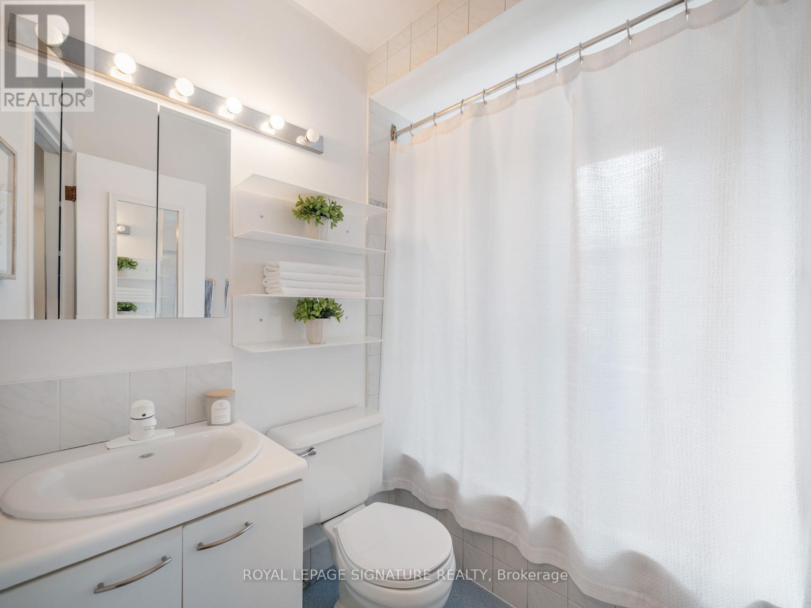 487 Sackville Street, Toronto, Ontario  M4X 1T6 - Photo 20 - C12940936