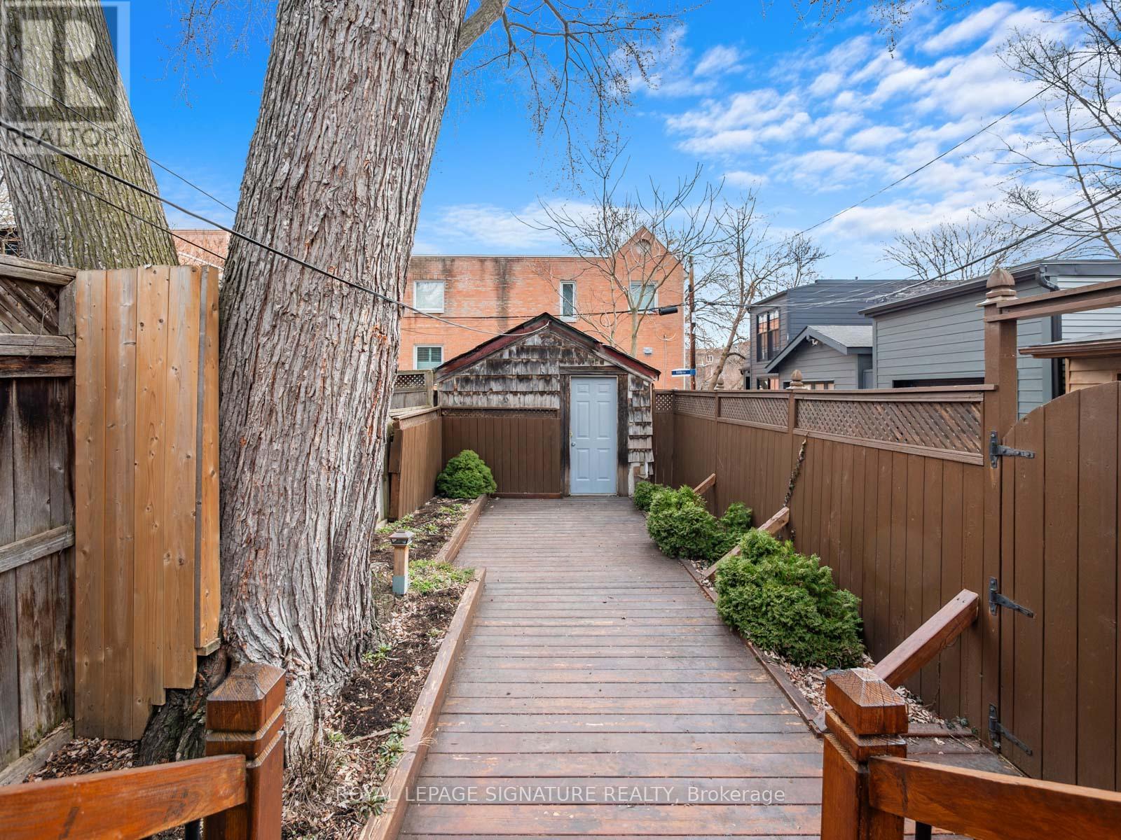 487 Sackville Street, Toronto, Ontario  M4X 1T6 - Photo 27 - C12940936