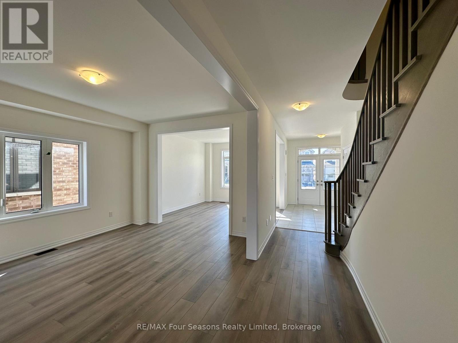 211 Stayner Street, Clearview, Ontario  L0M 1S0 - Photo 11 - S12943102