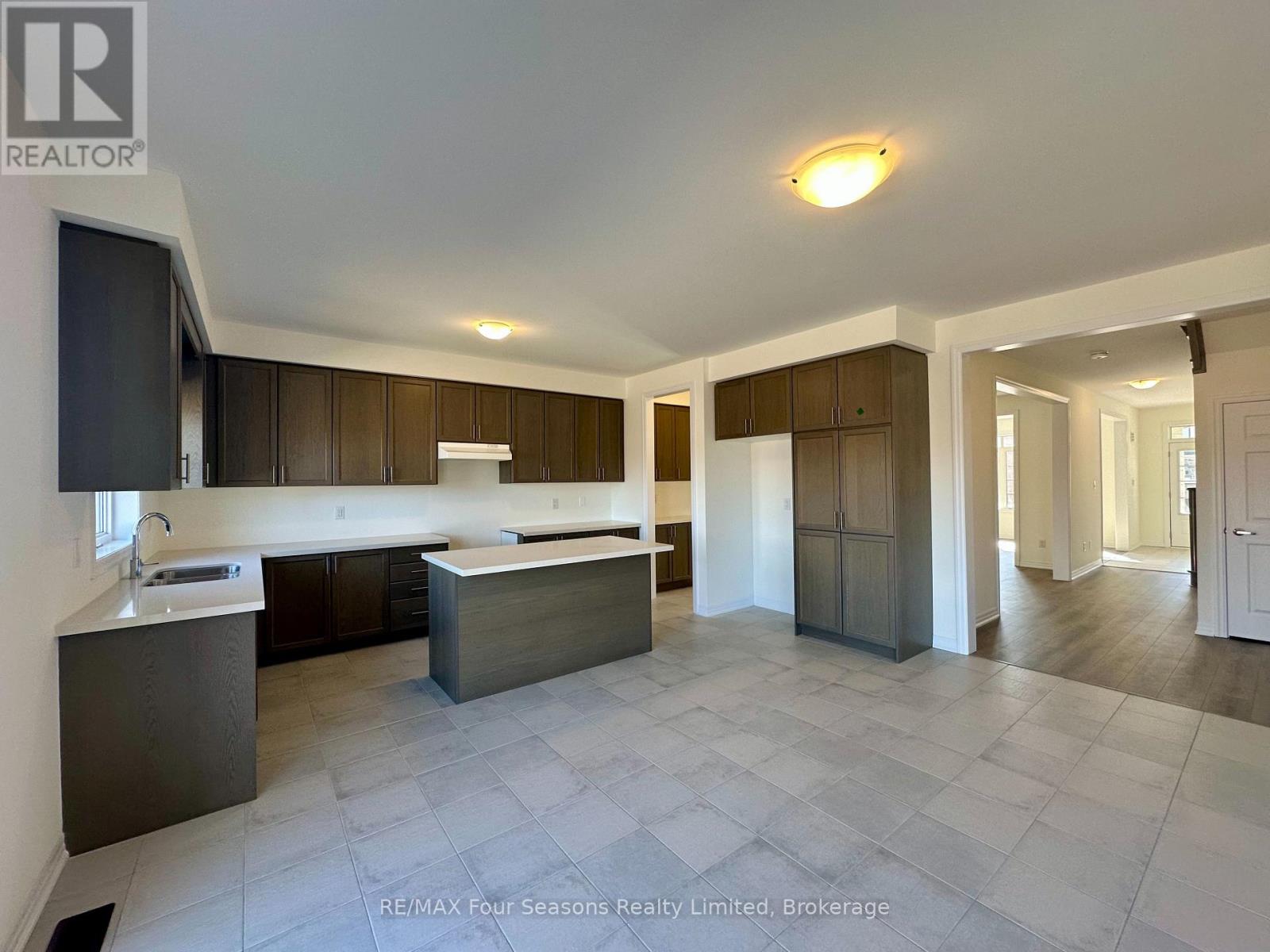 211 Stayner Street, Clearview, Ontario  L0M 1S0 - Photo 16 - S12943102